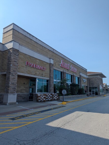 Primary Photo Of 800 N Main St Outlot, Elburn Storefront For Lease