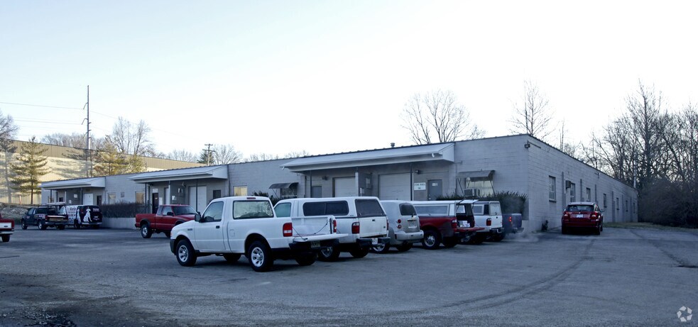 More Photos Of 9410-9450 Watson Industrial Park Dr, Crestwood Warehouse For Lease