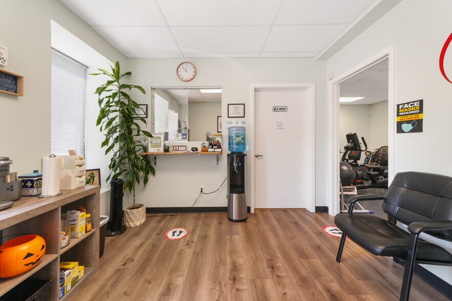 More Photos Of 301 Hoboken Rd, Carlstadt Storefront Retail Office For Sale