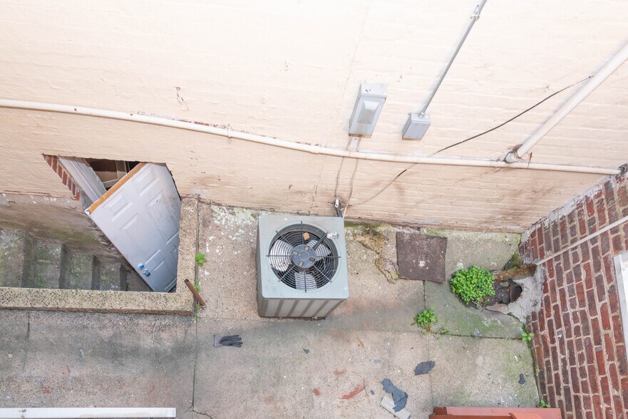 More Photos Of 2100-2102 Maryland Ave, Baltimore Apartments For Sale