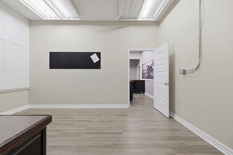 More Photos Of 325 W Main St, Lebanon Office Residential For Sale
