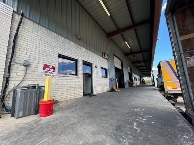 More Photos Of 112 Flecha Ln, Laredo Distribution For Lease