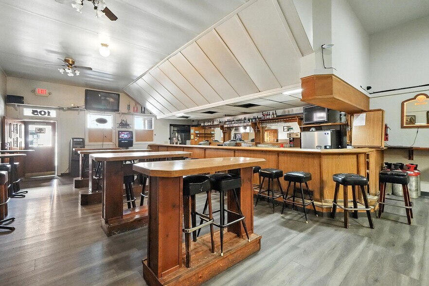 More Photos Of 105 Main St, Jackson Bar For Sale