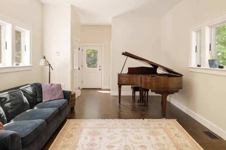 More Photos Of 4317 State Route 23, Hudson Hospitality For Sale