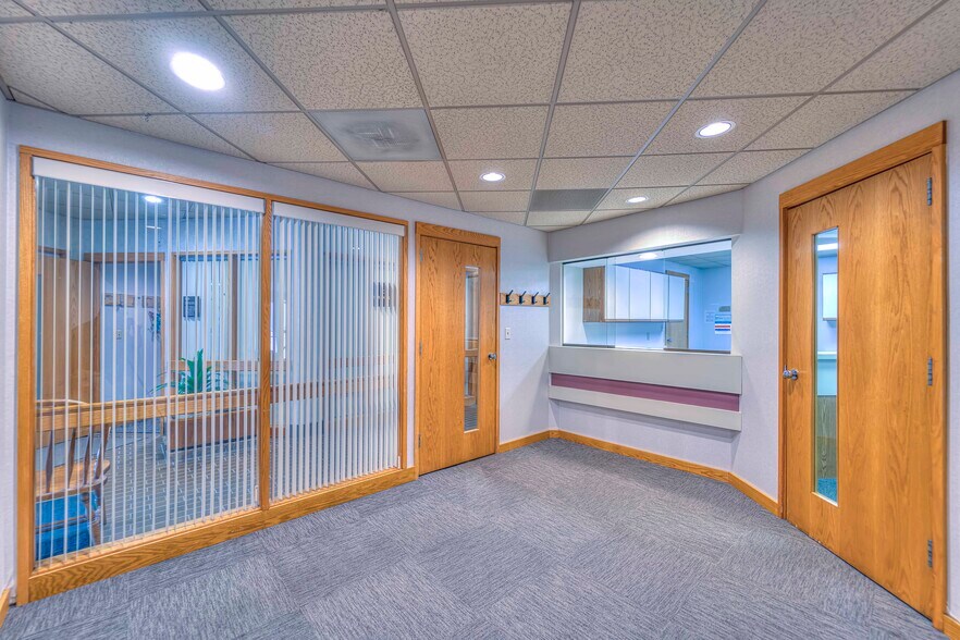 More Photos Of 900 E Michigan Ave, Jackson Office For Lease