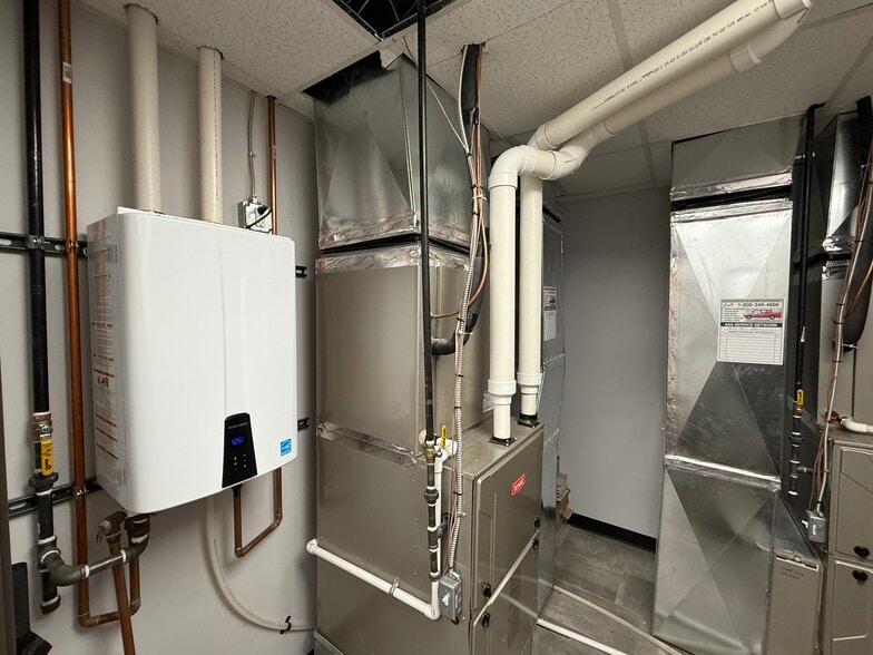 More Photos Of 28975 Grand River Ave, Farmington Hills Auto Dealership For Sale