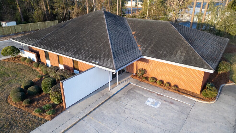 More Photos Of 811 S 1st St, Jesup Office For Lease