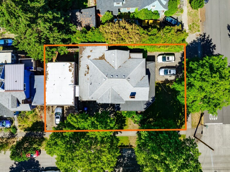 More Photos Of , Eugene Multifamily For Sale