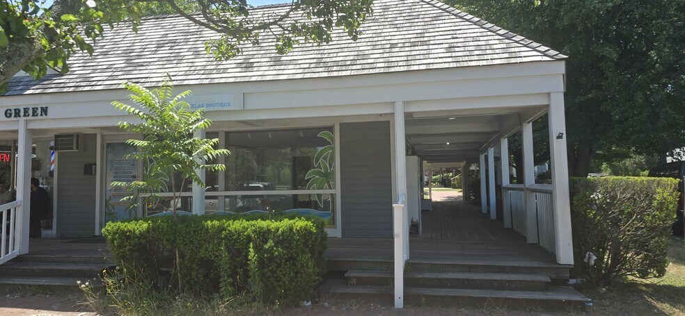 More Photos Of 107 W Montauk Hwy, Hampton Bays General Retail For Lease