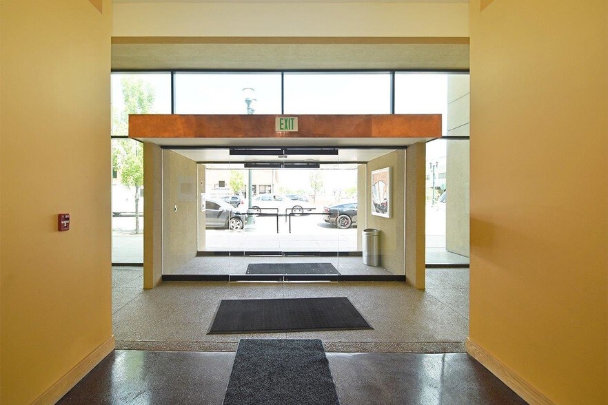 More Photos Of 91 N Saginaw St, Pontiac Office For Lease