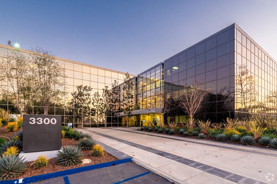 More Photos Of 3300 Irvine Ave, Newport Beach Medical For Lease