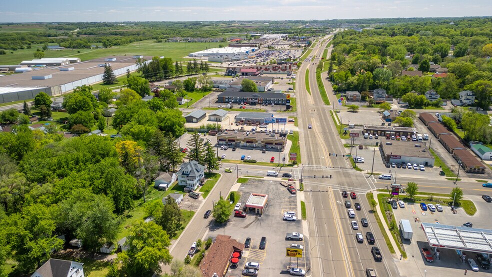 More Photos Of 102 20th St SE, Rochester Storefront For Sale