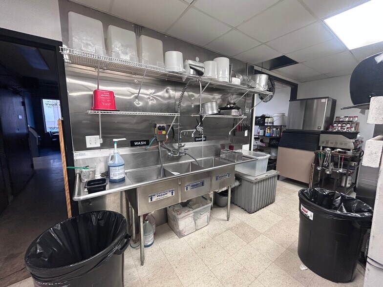 More Photos Of 615 N Main St, Mitchell General Retail For Sale