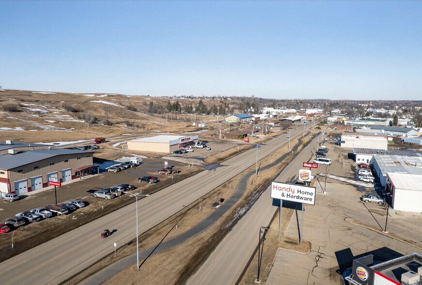 More Photos Of 1346 W Main St, Valley City Freestanding For Sale