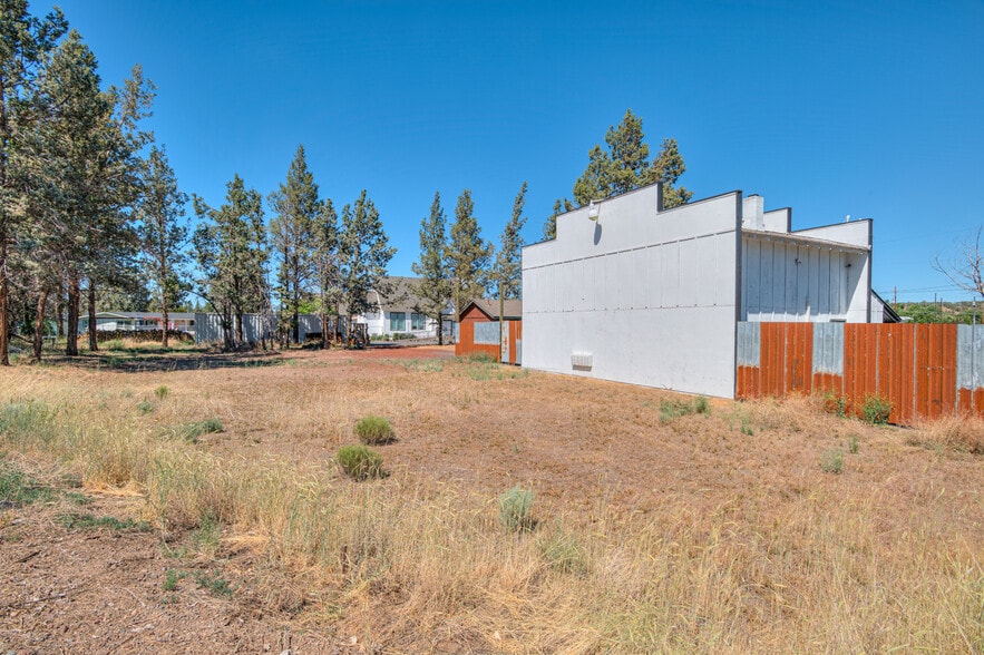 More Photos Of 64661 Bruce Ave, Bend General Retail For Sale