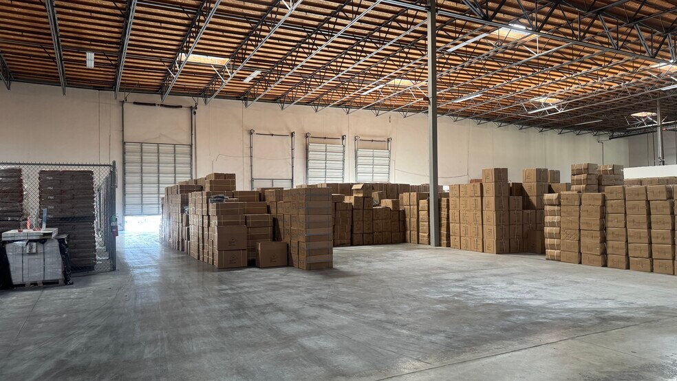 More Photos Of 5866 Smithway St, Commerce Warehouse For Lease