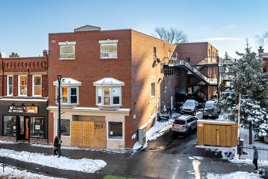 Primary Photo Of 753 Dundas St, London Apartments For Sale