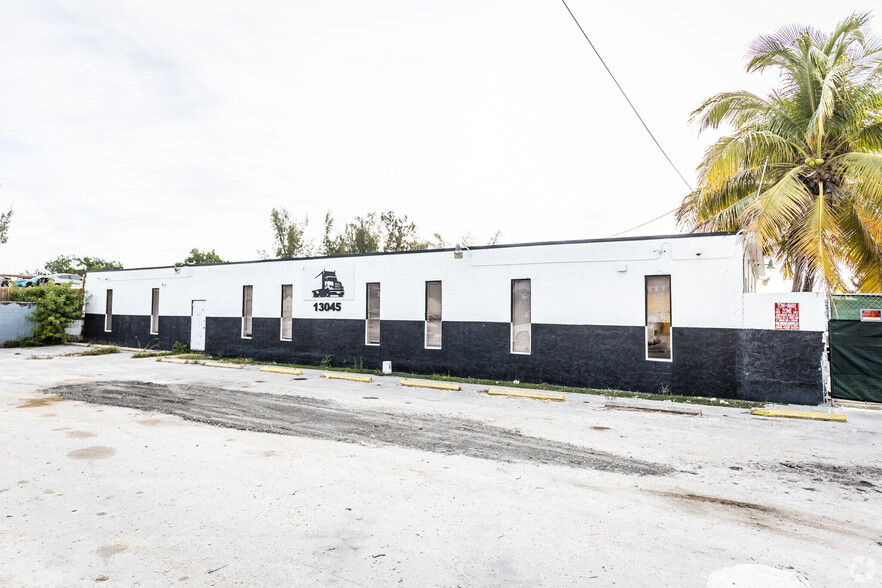 Primary Photo Of 13045 Cairo Ln, Opa Locka Truck Terminal For Lease