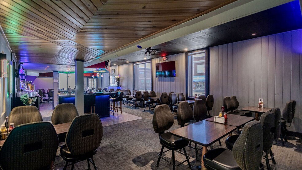 More Photos Of 1525 16th St, Central City General Retail For Sale