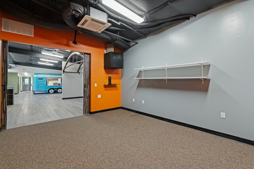 More Photos Of 6111 N FM 620, Austin Daycare Center For Lease