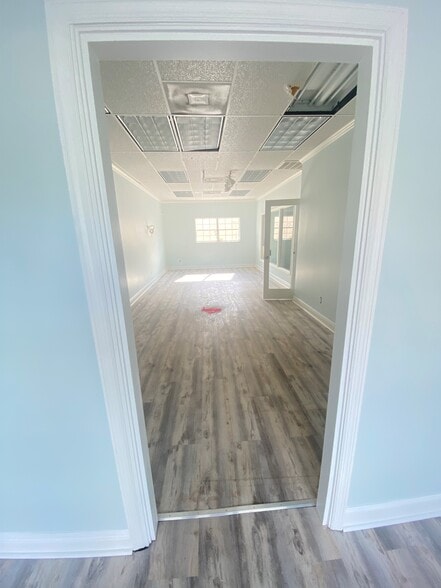 More Photos Of 2080 6th Ave, Vero Beach Storefront Retail Office For Lease