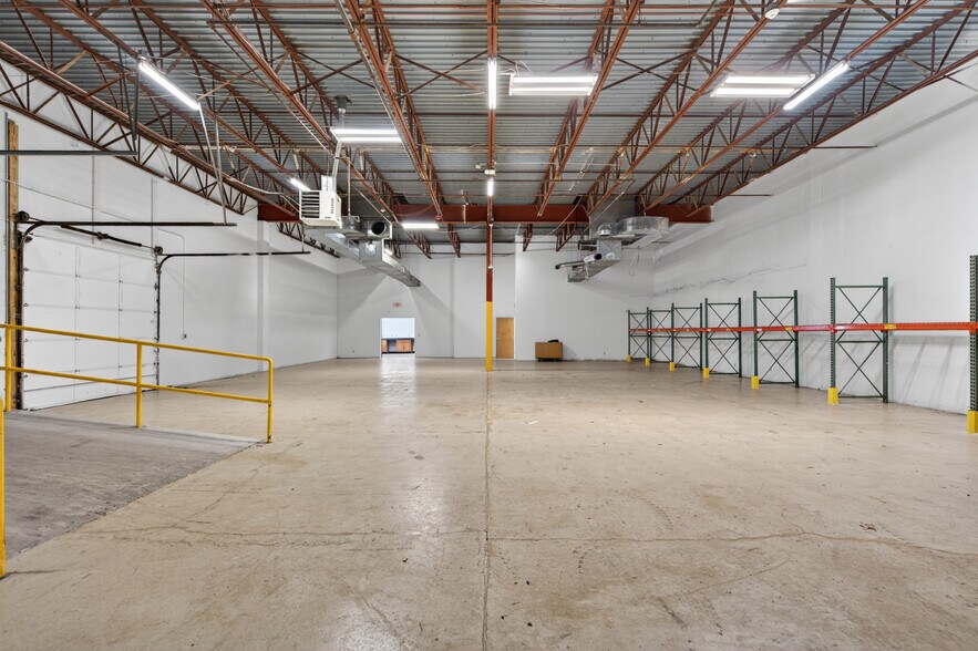 More Photos Of 2 Raymond Dr, Havertown Light Manufacturing For Lease