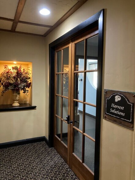 More Photos Of 1531 E Bradford Pky, Springfield Medical For Sale