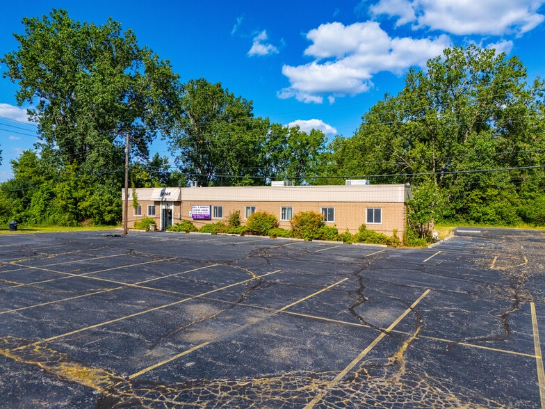 More Photos Of 12305 Beech Daly Rd, Taylor Flex For Lease