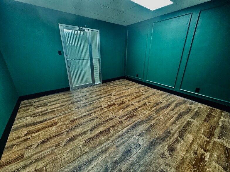 More Photos Of 401 W Texas Ave, Midland Office For Lease