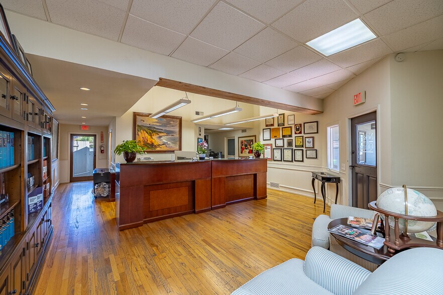 More Photos Of 410 Broadway St, Laguna Beach Office For Sale