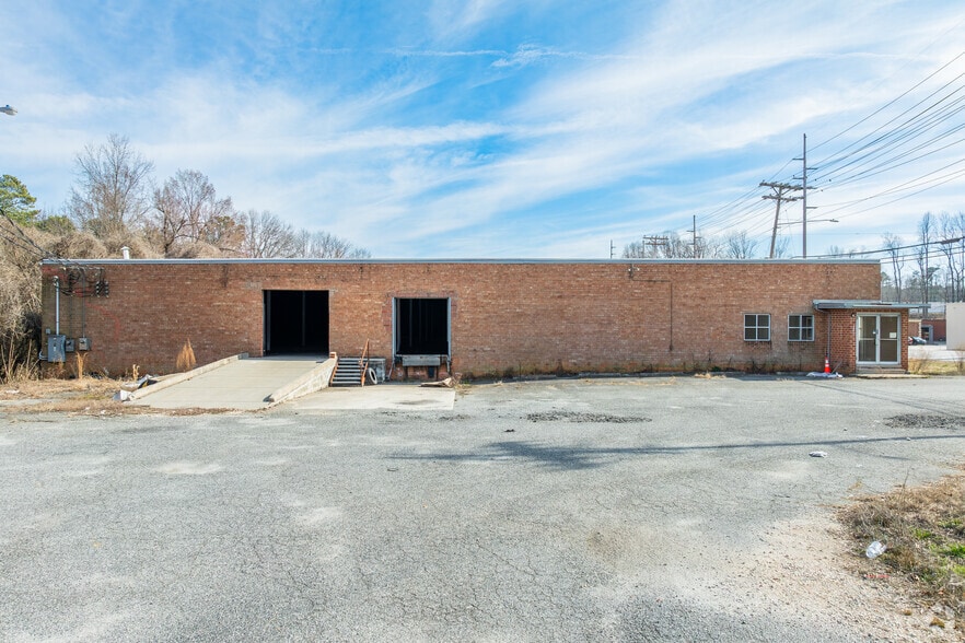 More Photos Of 1415 S Elm St, High Point Warehouse For Sale
