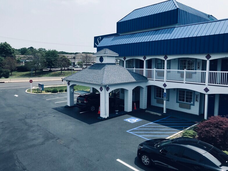 More Photos Of 633 White Horse Pike, Absecon Hotel For Sale