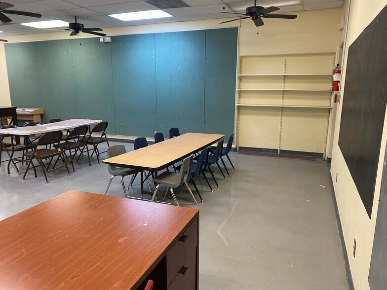 More Photos Of 630 W 17th Pl, Tempe Schools For Lease