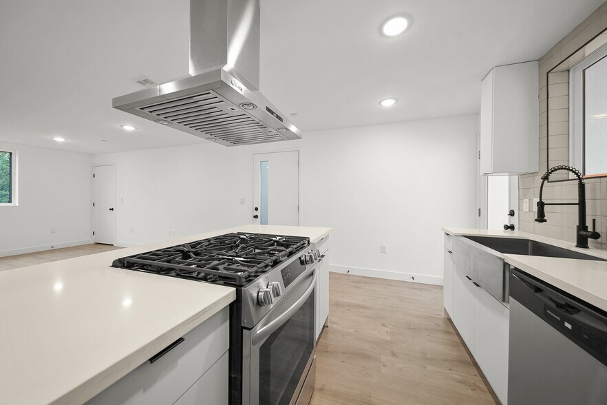 More Photos Of 171 S Hoover St, Los Angeles Apartments For Sale