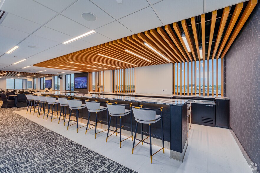 More Photos Of 1736 E Sunshine St, Springfield Office For Lease