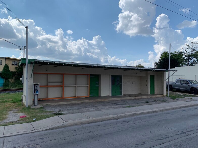 Primary Photo Of 1115 Roosevelt Ave, San Antonio Restaurant For Lease