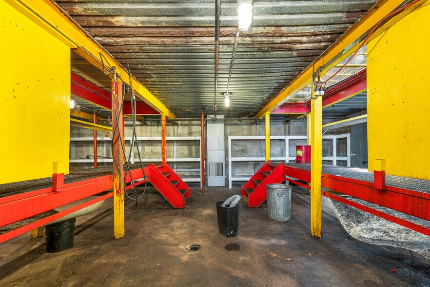 More Photos Of 386 Daniel Webster Hwy, Merrimack Auto Repair For Sale