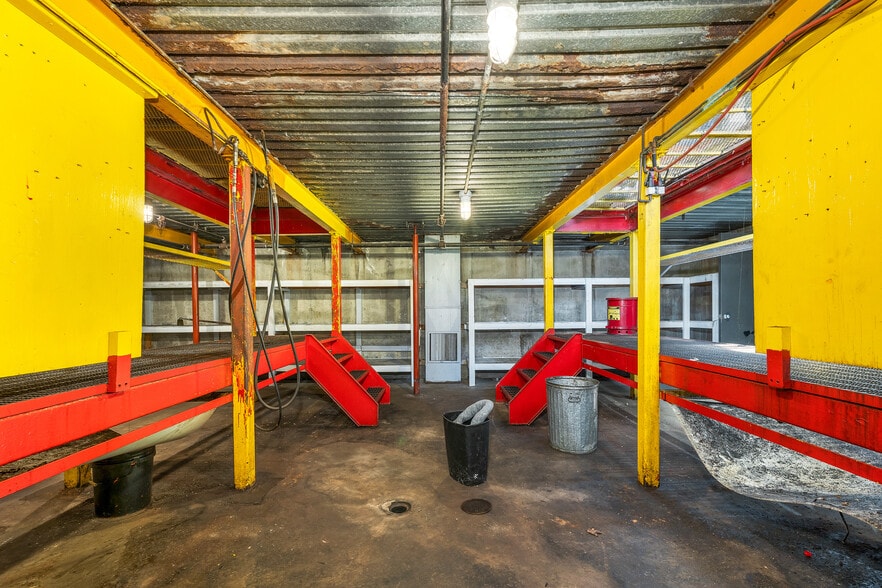 More Photos Of 386 Daniel Webster Hwy, Merrimack Auto Repair For Lease