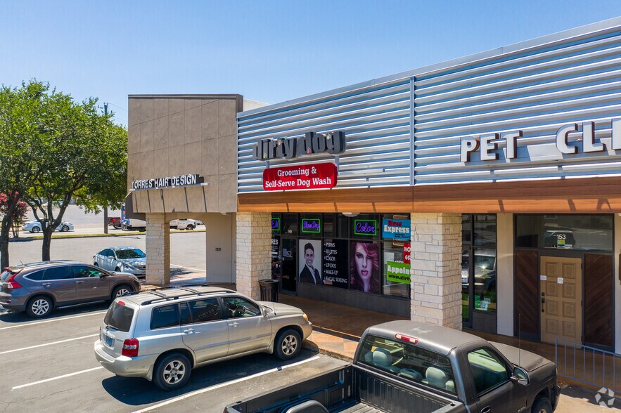 More Photos Of 1901 W William Cannon Dr, Austin Freestanding For Lease