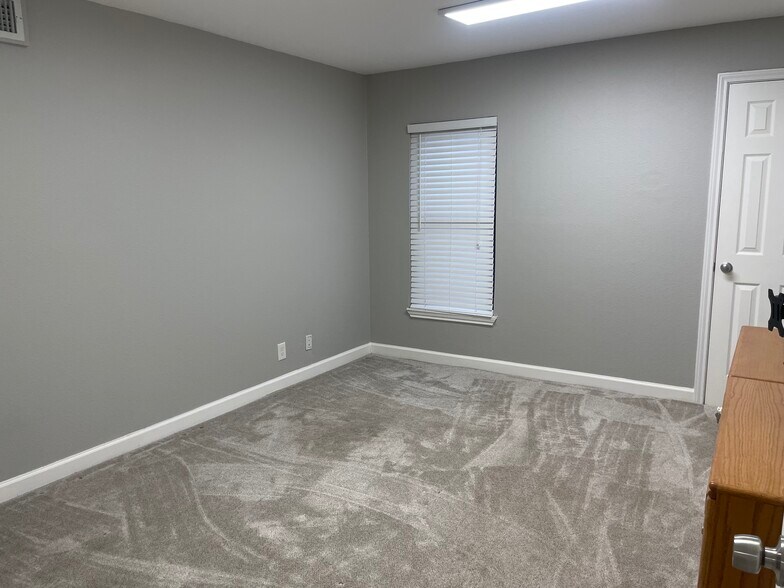 More Photos Of 7303 Blanco Rd, San Antonio Office For Lease