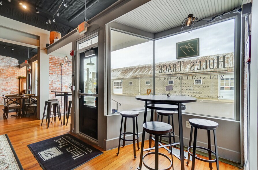 More Photos Of 105 E Liberty St, Arlington Restaurant For Sale