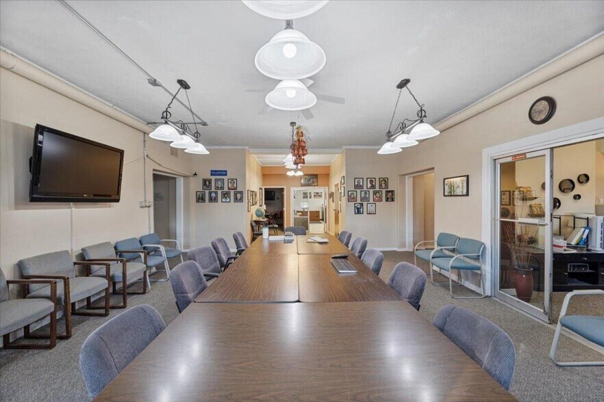 More Photos Of 21551 270th St, Mc Clelland Office For Sale