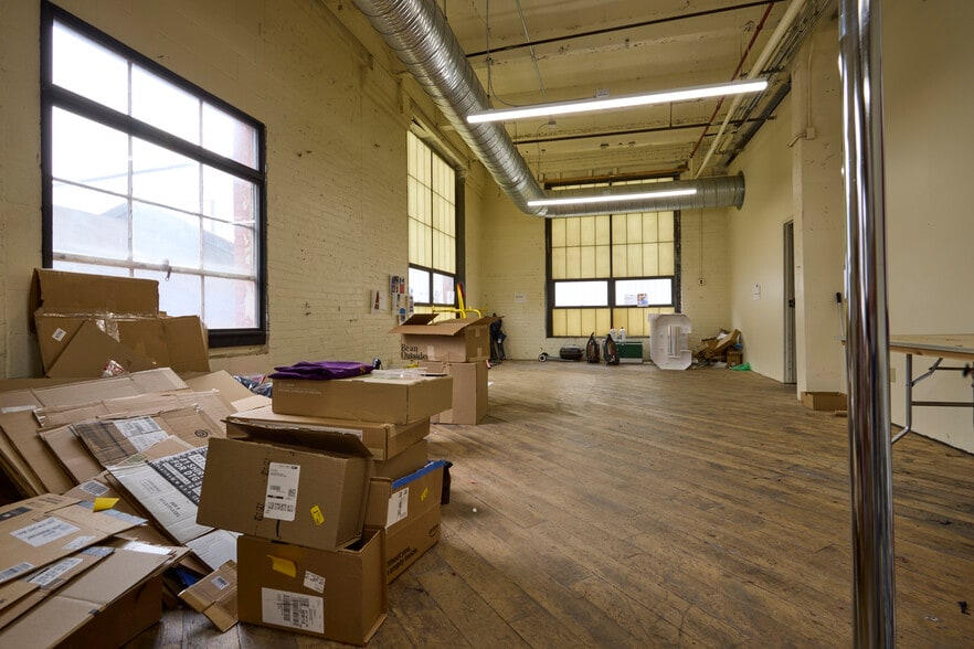 More Photos Of 51 Hayes Pl, Buffalo Industrial For Lease