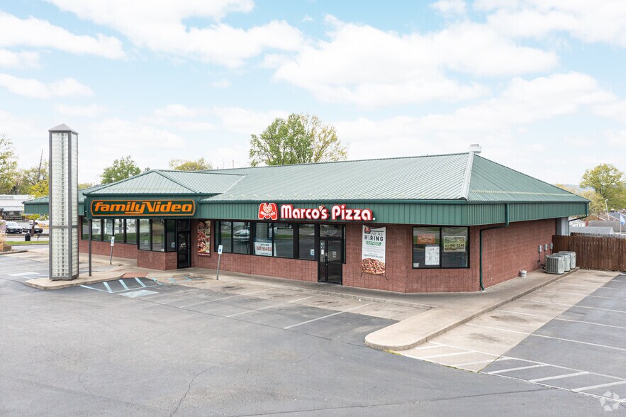 Primary Photo Of 2011 Charlestown Rd, New Albany Freestanding For Lease