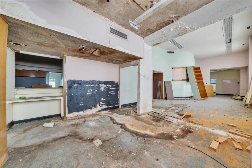 More Photos Of 210 S Jefferson St, Roanoke Loft Creative Space For Sale