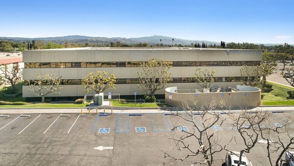 More Photos Of 999 N Tustin Ave, Santa Ana Medical For Sale
