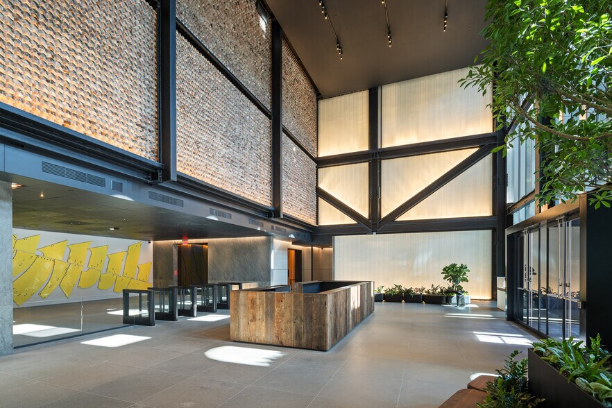 More Photos Of 300 Kent Ave, Brooklyn Office For Lease