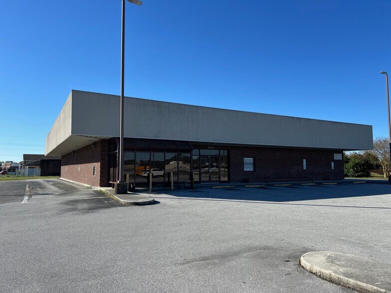 Primary Photo Of 201 Wilmington Hwy, Jacksonville Bank For Sale