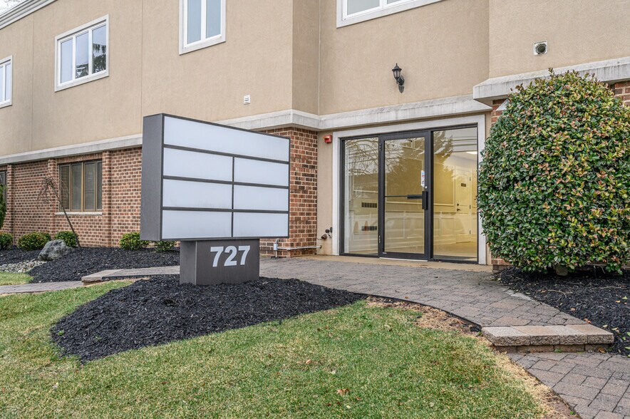 More Photos Of 727 Raritan Rd, Clark Loft Creative Space For Lease