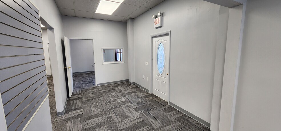 More Photos Of 424 Wentz St, Tiffin Storefront Retail Office For Lease